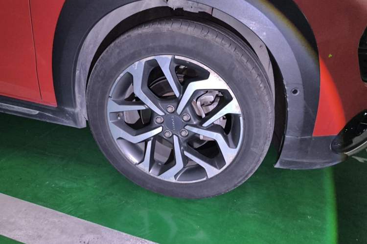 Used Lynk & Co 02 2018 2.0T Automatic Two-Wheel Drive Pro Edition China V Emission Standard Right Front Wheel Hub