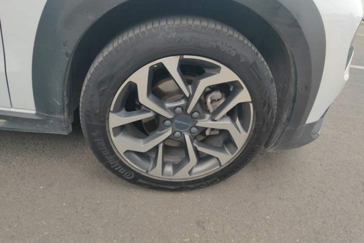 Used Lynk & Co 02 2018 1.5T DCT Two-Wheel Drive Pro Version China V Emission Standard Right Front Wheel Hub