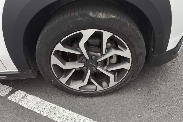 Used Lynk & Co 02 2018 1.5T DCT Two-Wheel Drive Pro Version China V Emission Standard Right Front Wheel Hub