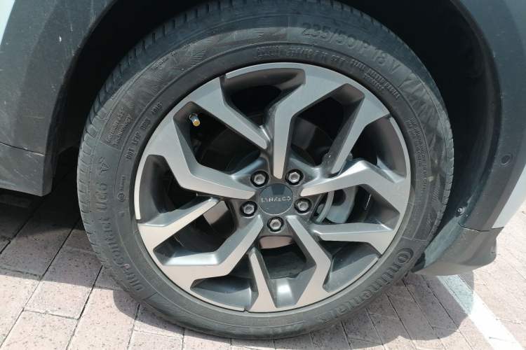 Used Lynk & Co 02 2018 1.5T DCT Two-Wheel Drive Pro Version China V Emission Standard Right Front Wheel Hub