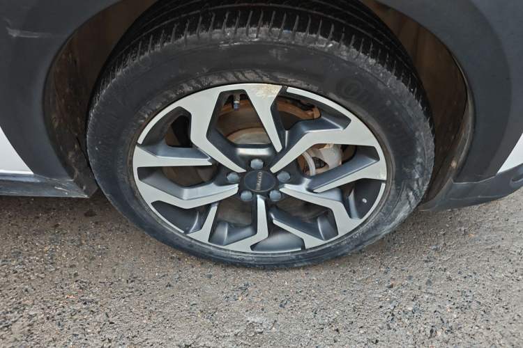 Used Lynk & Co 02 2018 1.5T DCT Two-Wheel Drive Sporty Version China V Standard Right Front Wheel Hub