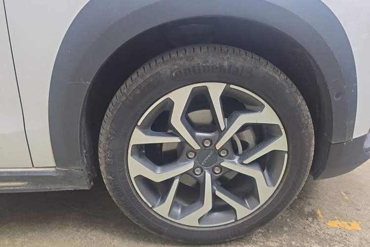 Used Lynk & Co 02 2018 1.5T DCT Two-Wheel Drive Pro Version China V Emission Standard Right Front Wheel Hub