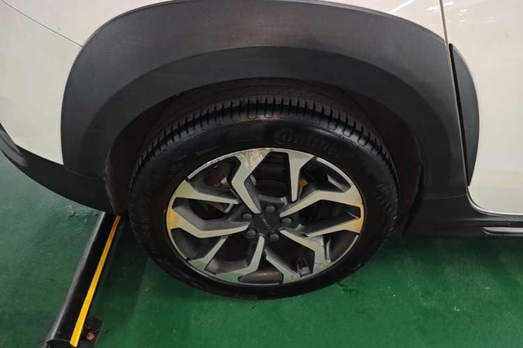 Used Lynk & Co 02 2018 1.5T DCT Two-Wheel Drive Sporty Version China V Standard Right Rear Wheel Hub