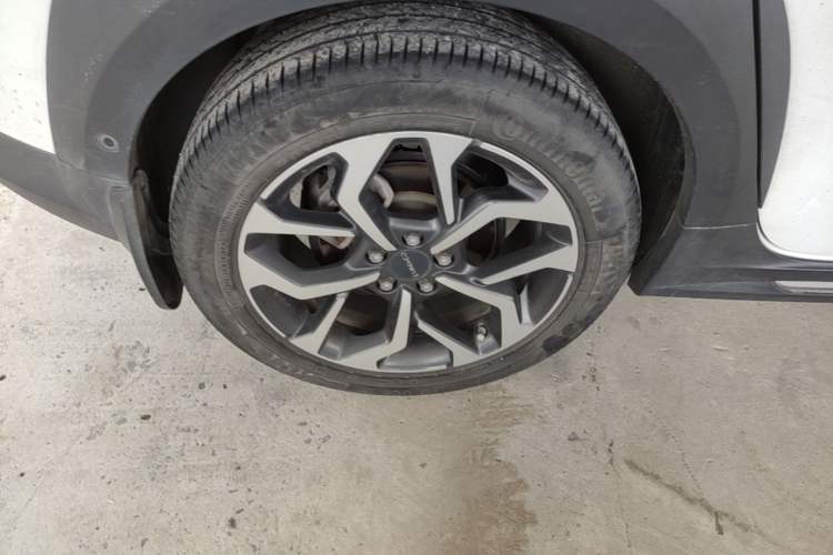 Used Lynk & Co 02 2018 1.5T DCT Two-Wheel Drive Pro Version China V Emission Standard Right Rear Wheel Hub