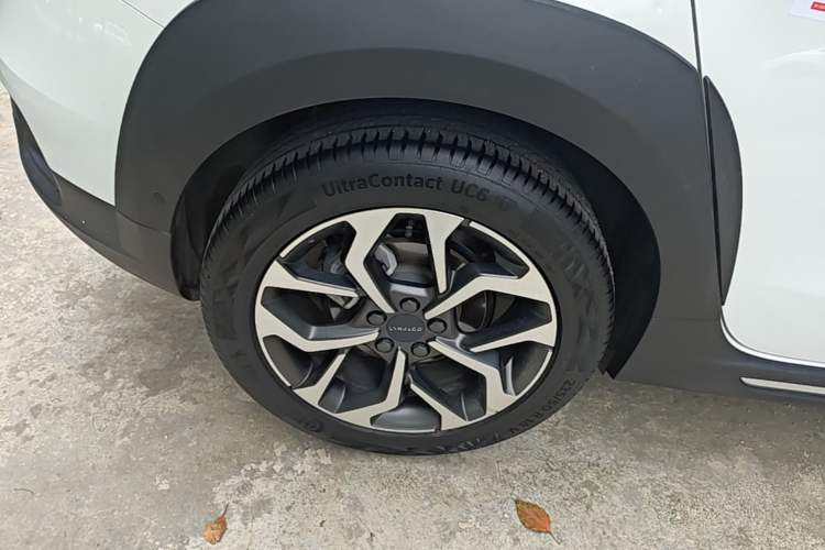 Used Lynk & Co 02 2018 1.5T DCT Two-Wheel Drive Pro Version China V Emission Standard Right Rear Wheel Hub