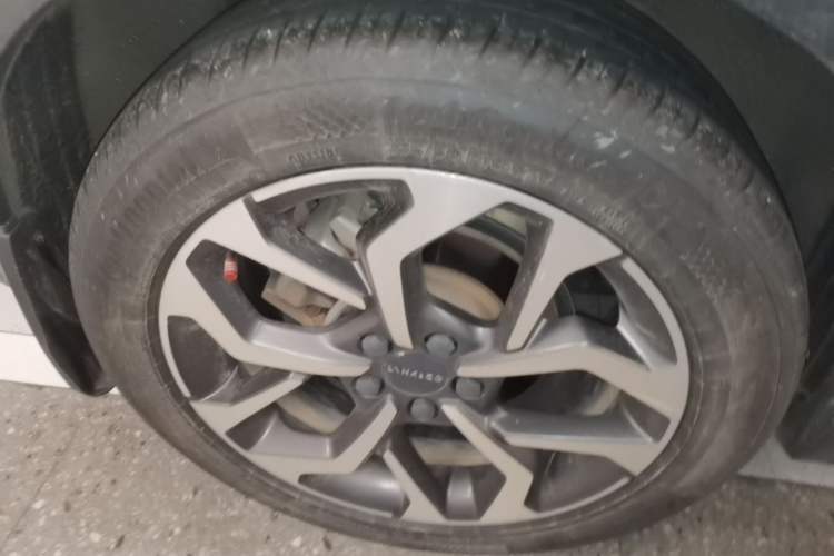 Used Lynk & Co 02 2018 1.5T DCT Two-Wheel Drive Pro Version China V Emission Standard Right Rear Wheel Hub