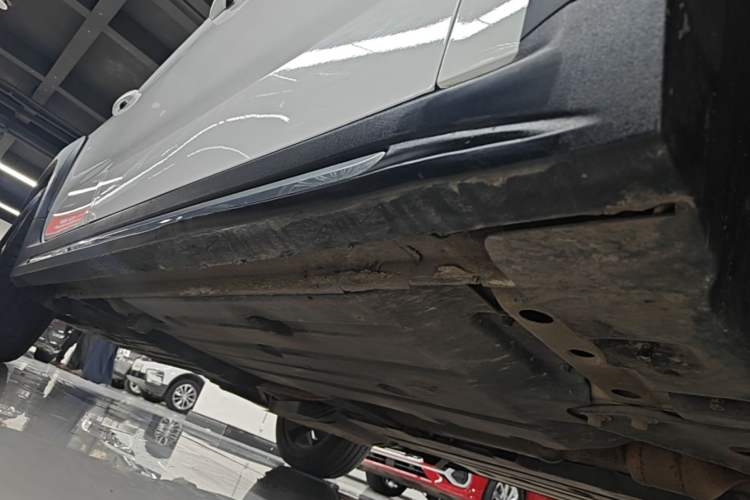 Used Lynk & Co 02 2018 1.5T DCT Two-Wheel Drive Sporty Version China V Standard Right Side Sill
