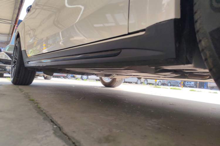 Used Lynk & Co 02 2018 1.5T DCT Two-Wheel Drive Pro Version China V Emission Standard Right Side Sill