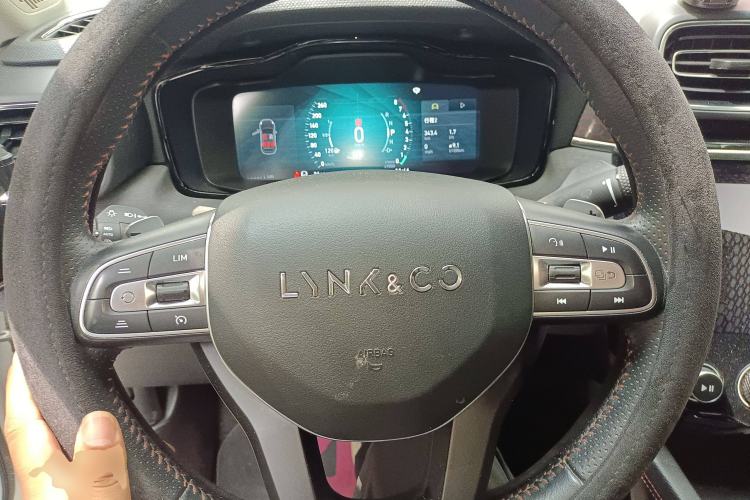 Used Lynk & Co 02 2018 1.5T DCT Two-Wheel Drive Pro Version China V Emission Standard Steering Wheel
