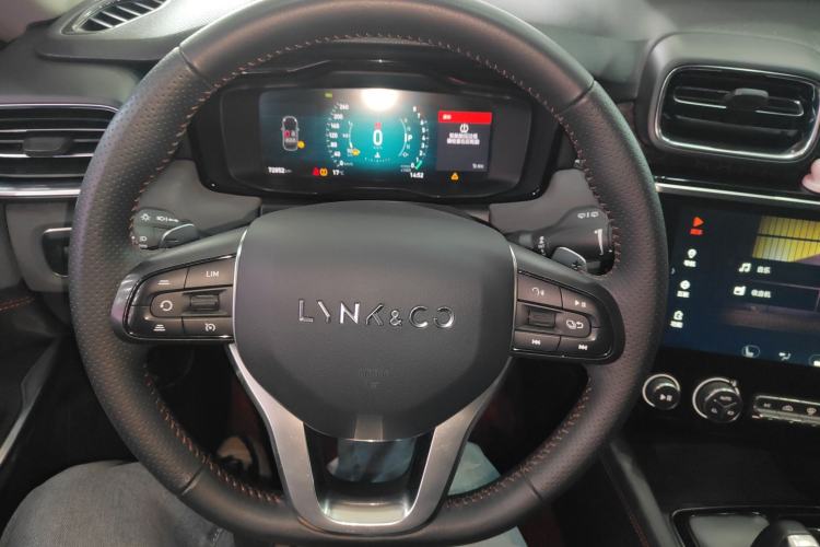Used Lynk & Co 02 2018 1.5T DCT Two-Wheel Drive Sporty Version China V Standard Steering Wheel