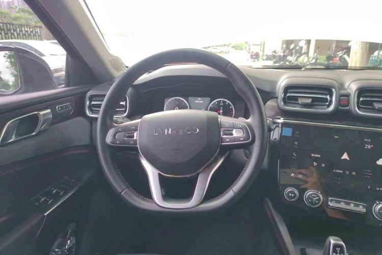 Used Lynk & Co 02 2018 1.5T DCT Two-Wheel Drive Pro Version China V Emission Standard Steering Wheel