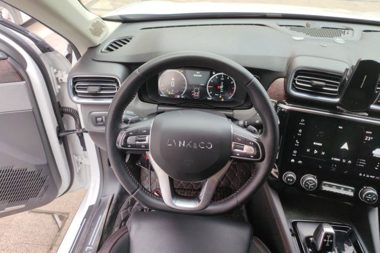Used Lynk & Co 02 2018 1.5T DCT Two-Wheel Drive Pro Version China V Emission Standard Steering Wheel