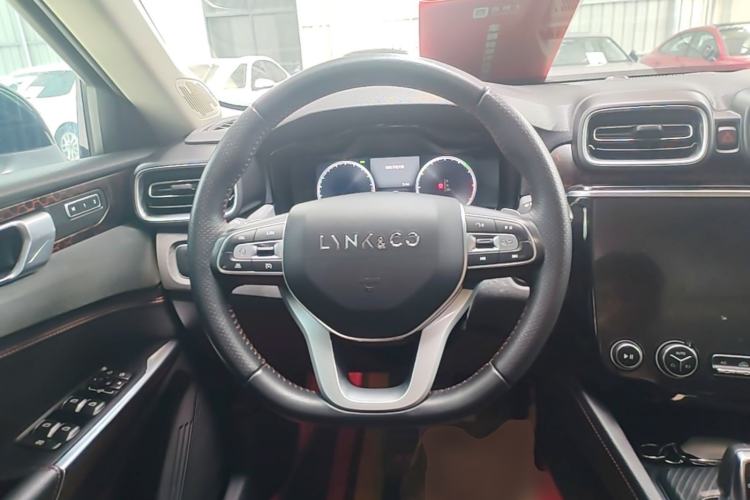 Used Lynk & Co 02 2018 2.0T DCT 4x4 Sport Pro Edition China V Standard Steering Wheel