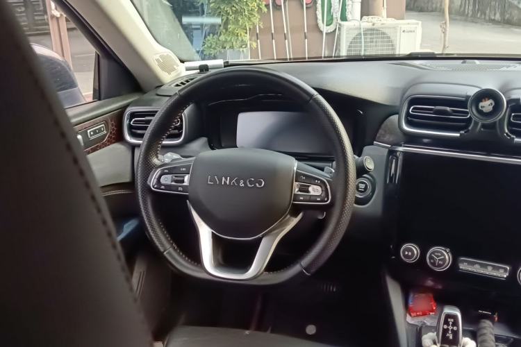 Used Lynk & Co 02 2018 1.5T DCT Two-Wheel Drive Pro Version China V Emission Standard Steering Wheel