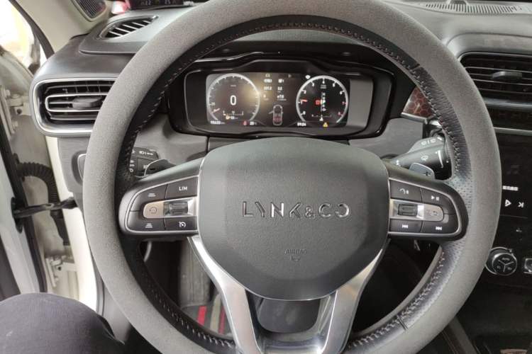 Used Lynk & Co 02 2018 1.5T DCT Two-Wheel Drive Pro Version China V Emission Standard Steering Wheel
