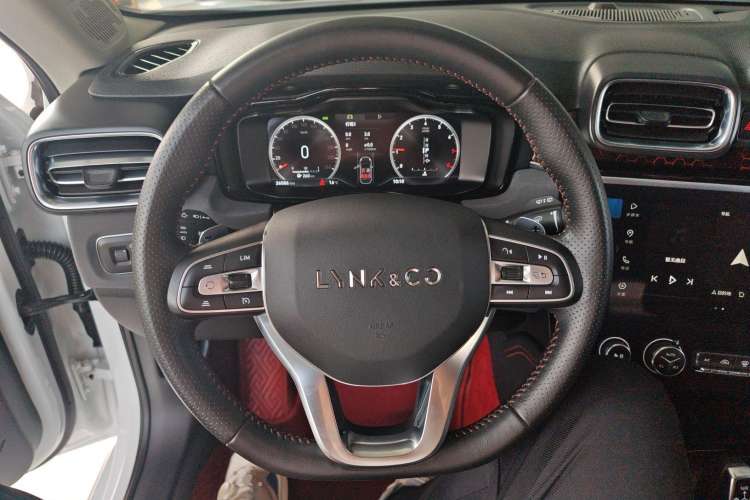 Used Lynk & Co 02 2018 1.5T DCT Two-Wheel Drive Pro Version China V Emission Standard Steering Wheel