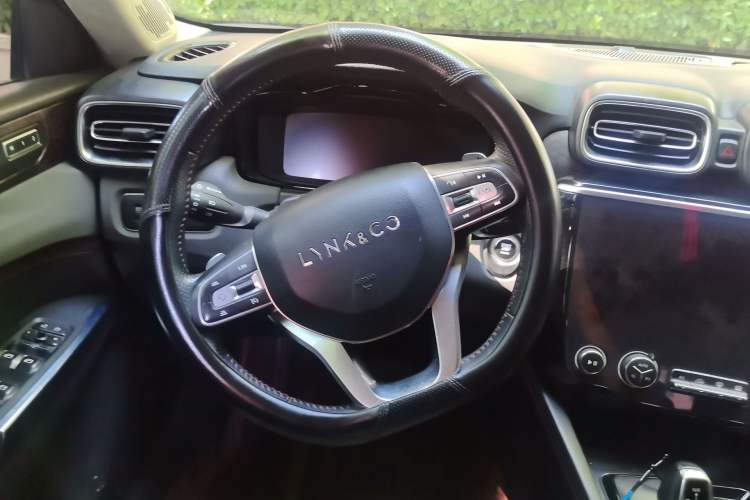 Used Lynk & Co 02 2018 1.5T DCT Two-Wheel Drive Pro Version China V Emission Standard Steering Wheel