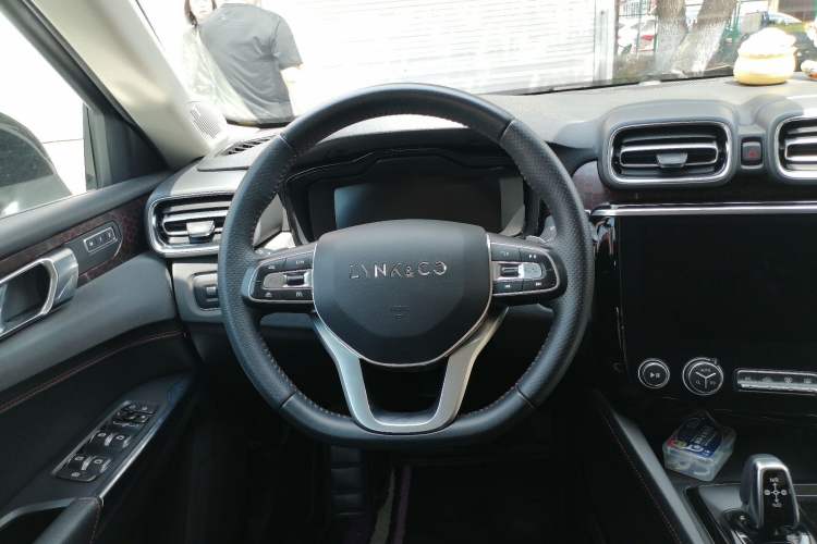 Used Lynk & Co 02 2018 1.5T DCT Two-Wheel Drive Pro Version China V Emission Standard Steering Wheel