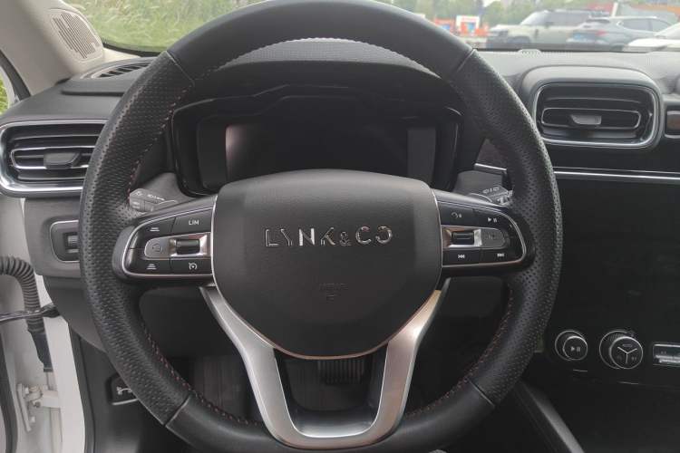 Used Lynk & Co 02 2018 2.0T DCT 4x4 Sport Pro Version China VI Standard Steering Wheel