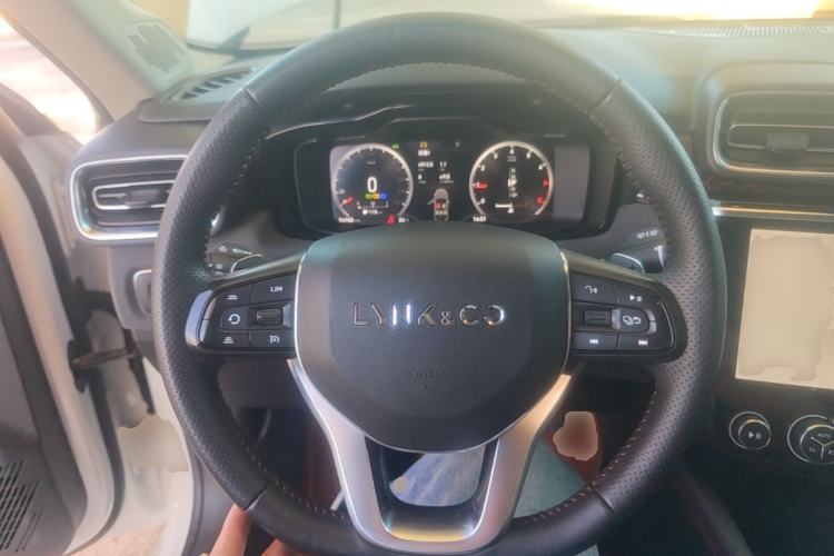 Used Lynk & Co 02 2018 1.5T DCT Two-Wheel Drive Sporty Version China V Standard Steering Wheel