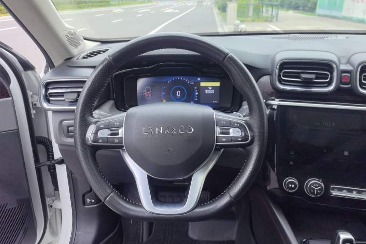 Used Lynk & Co 02 2018 1.5T DCT Two-Wheel Drive Pro Version China V Emission Standard Steering Wheel