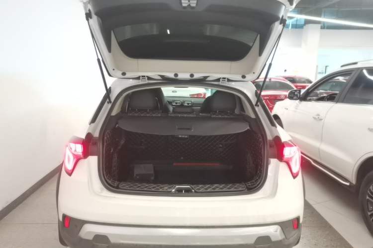 Used Lynk & Co 02 2018 1.5T DCT Two-Wheel Drive Pro Version China V Emission Standard Trunk