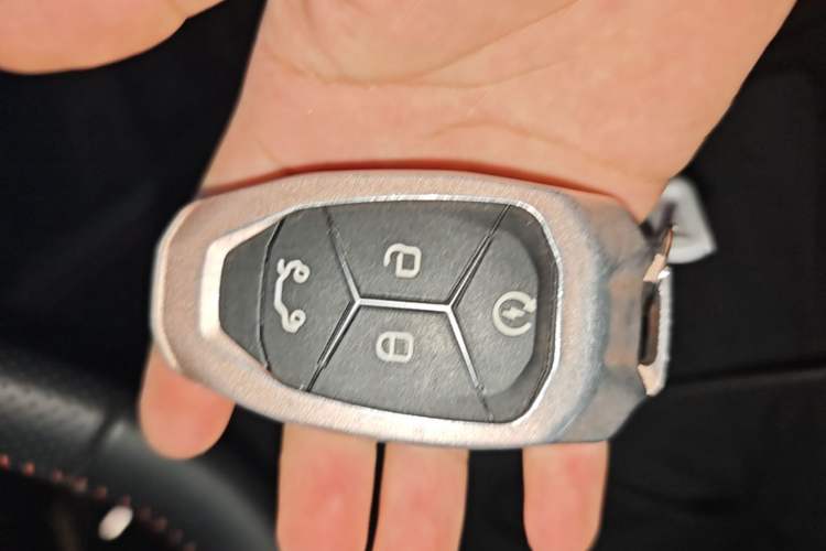 Used Lynk & Co 02 2018 1.5T DCT Two-Wheel Drive Sporty Version China V Standard Vehicle Key