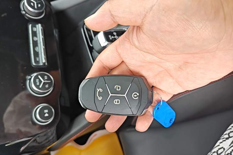 Used Lynk & Co 02 2018 1.5T DCT Two-Wheel Drive Pro Version China V Emission Standard Vehicle Key