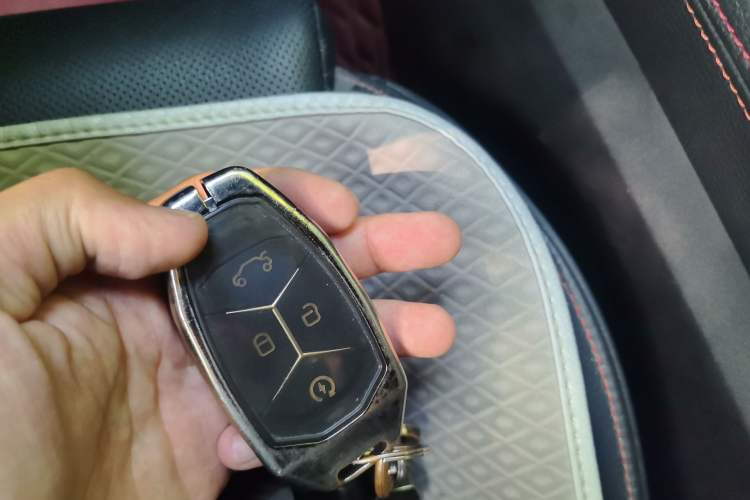 Used Lynk & Co 02 2018 1.5T DCT Two-Wheel Drive Pro Version China V Emission Standard Vehicle Key