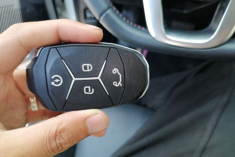 Used Lynk & Co 02 2018 1.5T DCT Two-Wheel Drive Pro Version China V Emission Standard Vehicle Key