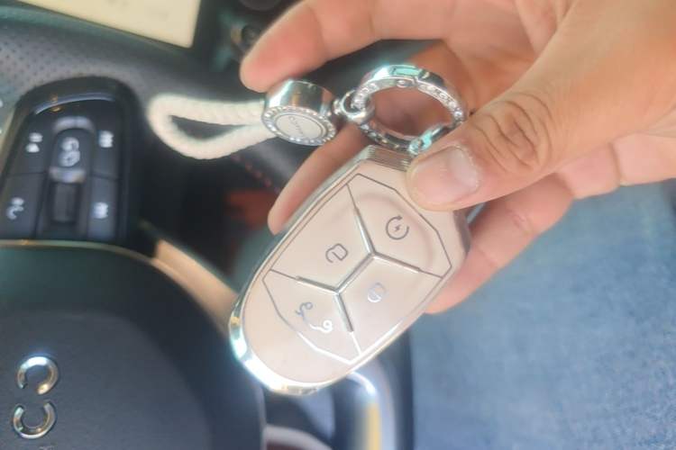 Used Lynk & Co 02 2018 1.5T DCT Two-Wheel Drive Sporty Version China V Standard Vehicle Key