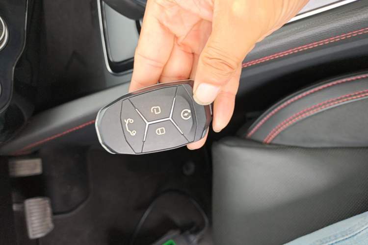 Used Lynk & Co 02 2018 1.5T DCT Two-Wheel Drive Pro Version China V Emission Standard Vehicle Key