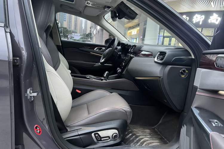 Used Lynk & Co 02 2019 High-Energy Edition 2.0T Automatic Two-Wheel Drive Shine Pro Edition China VI Standard Interior 5