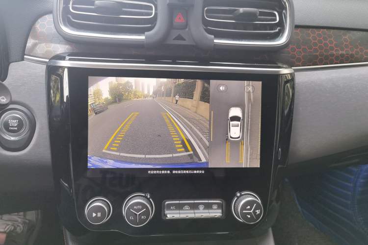 Used Lynk & Co 02 2019 1.5T DCT Two-Wheel Drive Pro Edition China VI Standard Audio And AC Panel
