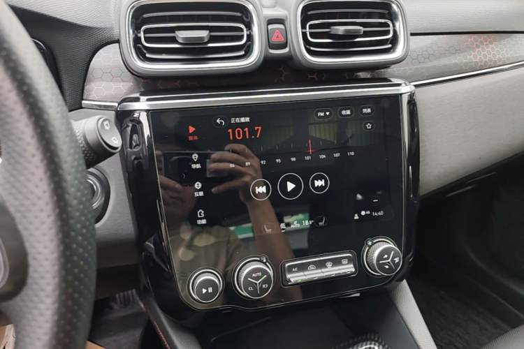 Used Lynk & Co 02 2019 1.5T DCT Two-Wheel Drive Sporty Version China VI Standard Audio And AC Panel