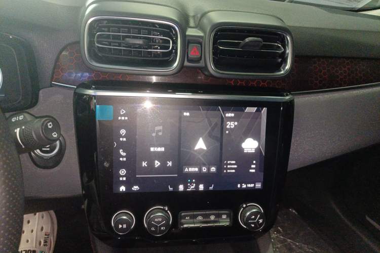 Used Lynk & Co 02 2019 High-Energy Edition 2.0T Automatic Two-Wheel Drive Pro Version China VI Standard Audio And AC Panel