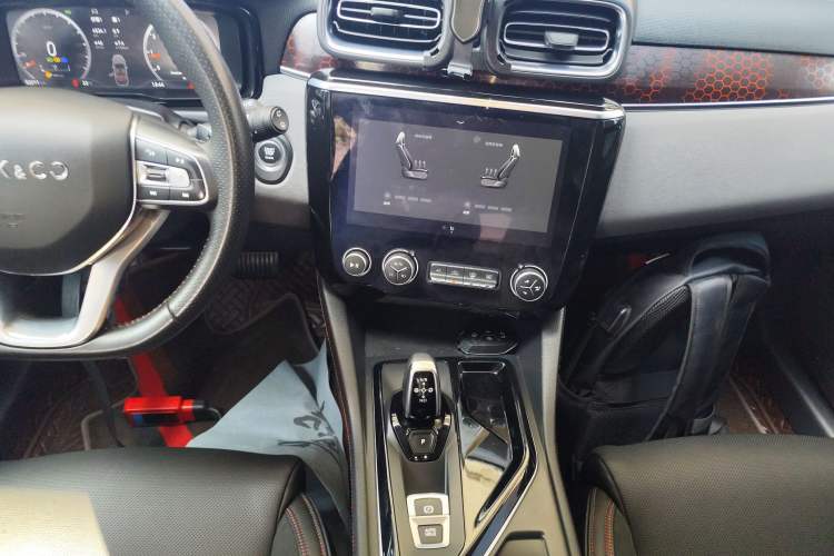 Used Lynk & Co 02 2019 High-Energy Edition 2.0T Automatic Two-Wheel Drive Pro Version China VI Standard Audio And AC Panel