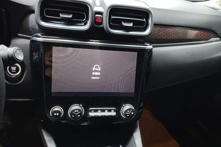 Used Lynk & Co 02 2019 High-Energy Edition 2.0T Automatic Two-Wheel Drive Pro Version China VI Standard Audio And AC Panel