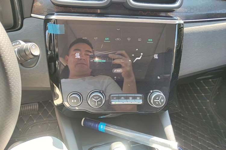 Used Lynk & Co 02 2019 1.5T DCT Two-Wheel Drive Pro Edition China VI Standard Audio And AC Panel