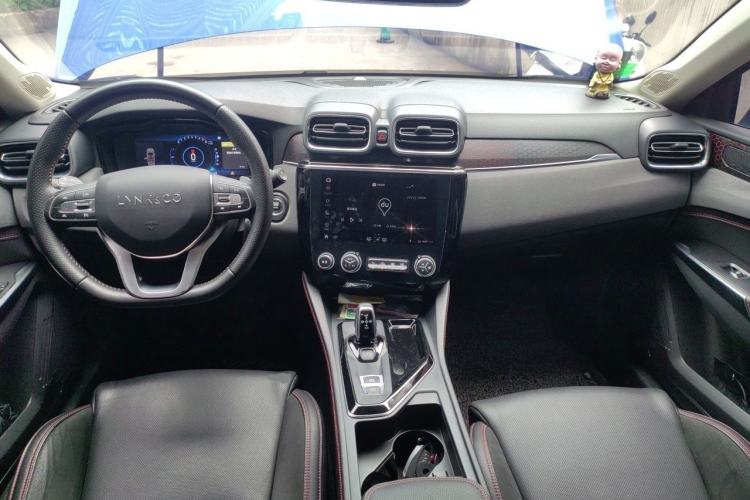 Used Lynk & Co 02 2019 1.5T DCT Two-Wheel Drive Pro Edition China VI Standard Center Console