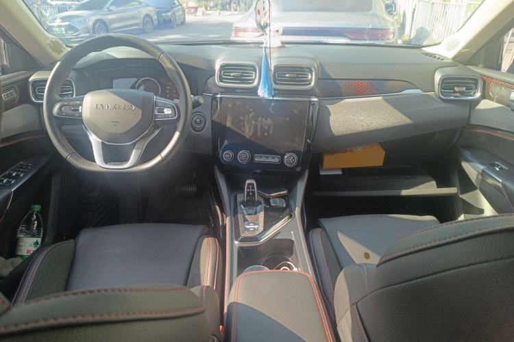 Used Lynk & Co 02 2019 High-Energy Edition 2.0T Automatic Two-Wheel Drive Pro Version China VI Standard Center Console