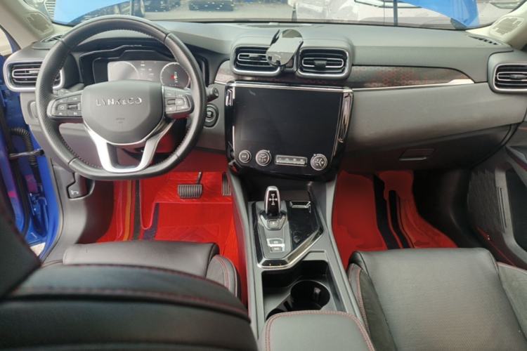 Used Lynk & Co 02 2019 1.5T DCT Two-Wheel Drive Sporty Version China VI Standard Center Console