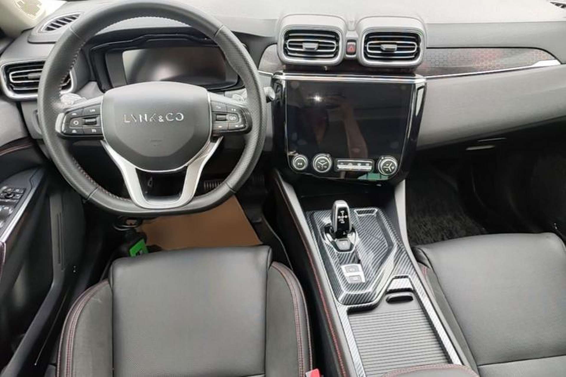 Used Lynk & Co 02 2019 1.5T DCT Two-Wheel Drive Sporty Version China VI Standard Center Console