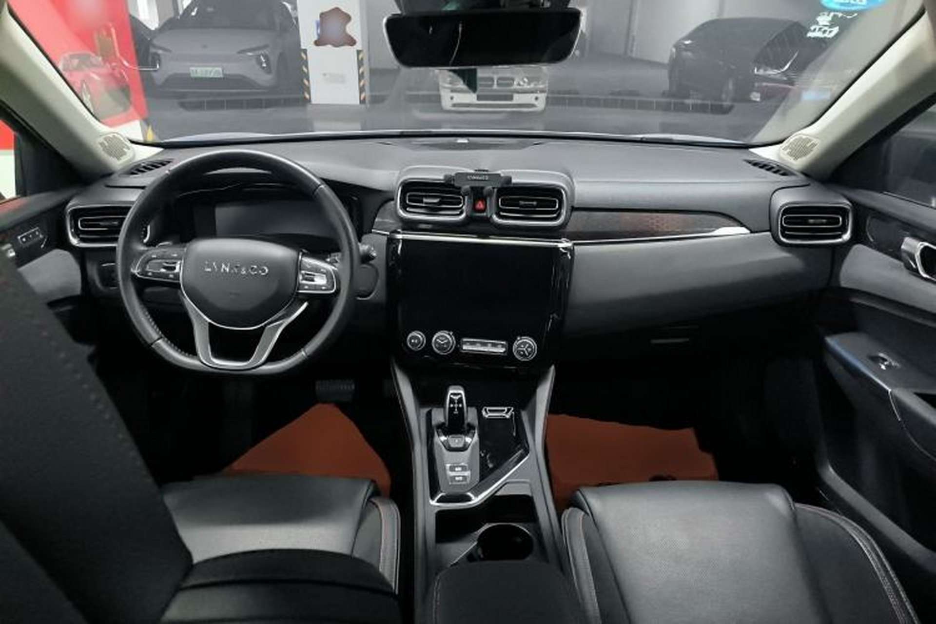 Used Lynk & Co 02 2019 1.5T DCT Two-Wheel Drive Pro Edition China VI Standard Center Console