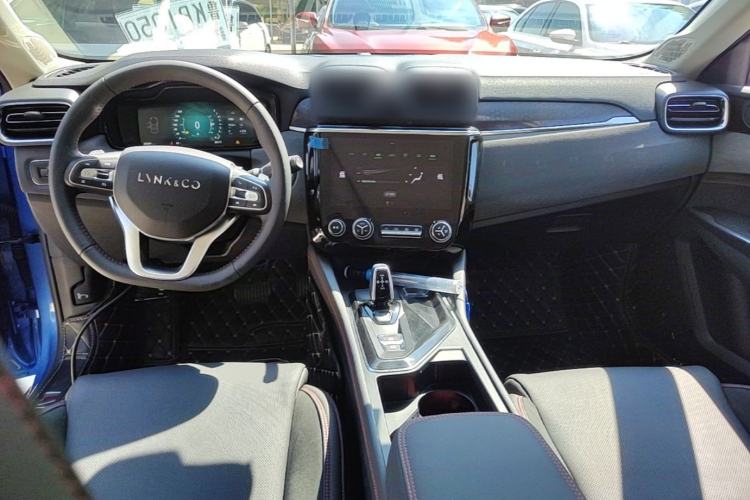 Used Lynk & Co 02 2019 1.5T DCT Two-Wheel Drive Pro Edition China VI Standard Center Console