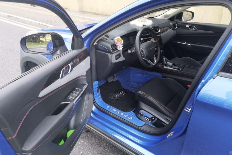 Used Lynk & Co 02 2019 1.5T DCT Two-Wheel Drive Pro Edition China VI Standard Driver Seat