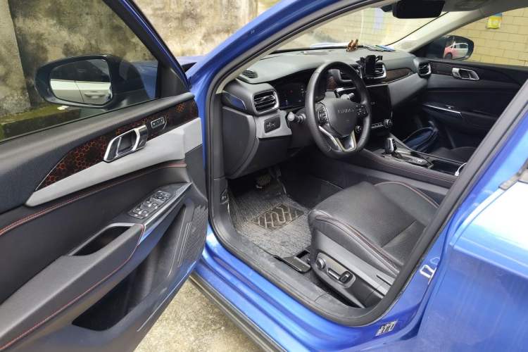 Used Lynk & Co 02 2019 1.5T DCT Two-Wheel Drive Pro Edition China VI Standard Driver Seat
