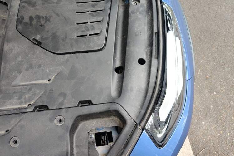 Used Lynk & Co 02 2019 1.5T DCT Two-Wheel Drive Pro Edition China VI Standard Engine Bay Left
