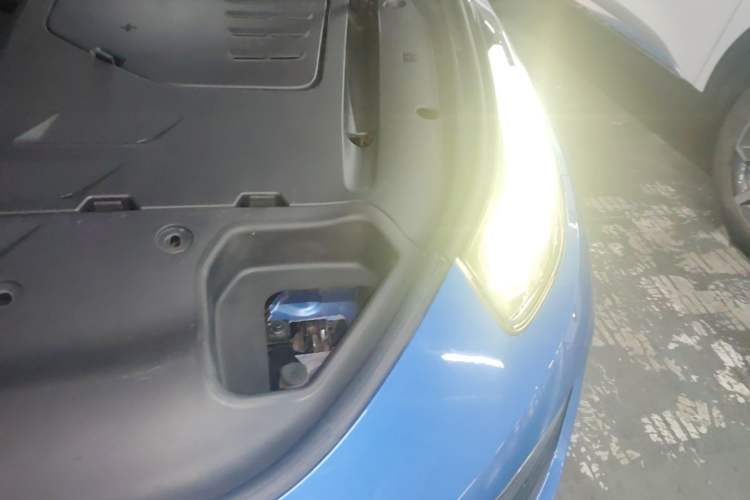 Used Lynk & Co 02 2019 1.5T DCT Two-Wheel Drive Pro Edition China VI Standard Engine Bay Left