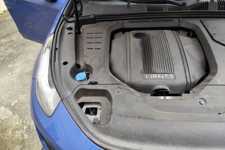 Used Lynk & Co 02 2019 1.5T DCT Two-Wheel Drive Pro Edition China VI Standard Engine Bay Right